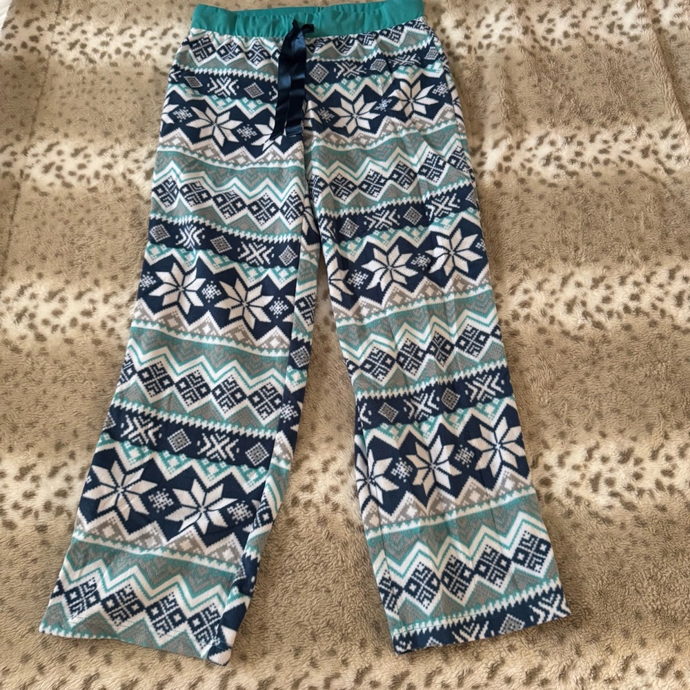 Patterned Pajama bundle - Picture 7 of 7